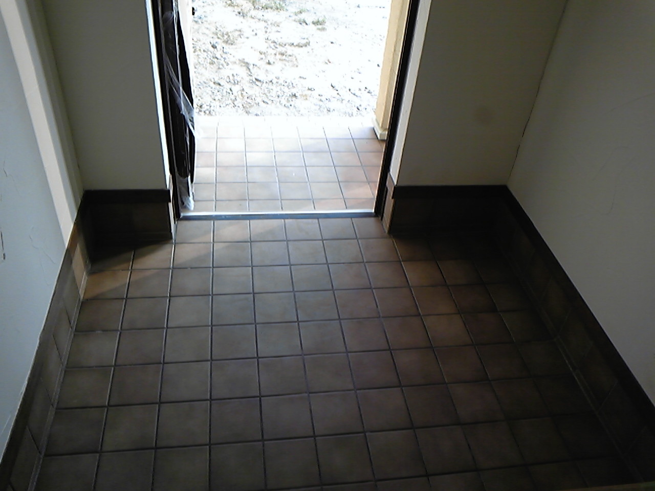 玄関たたき タイル グリーンいっぱいの可愛いおうちを作る