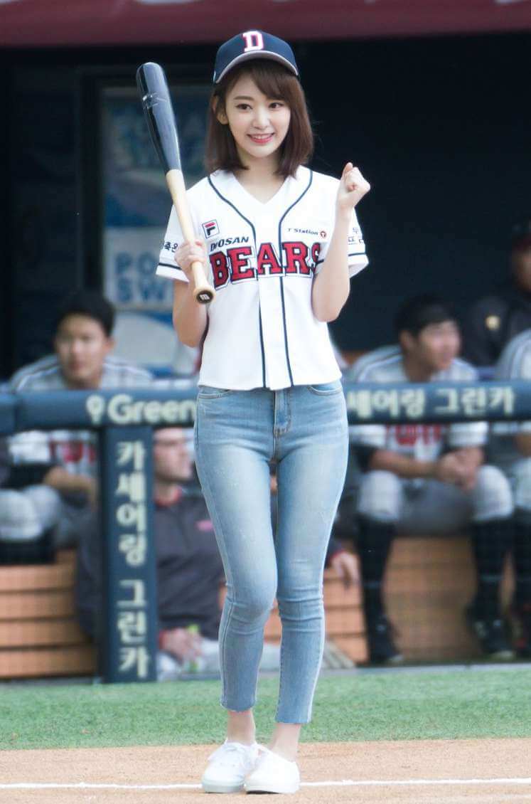 宮脇咲良163cmを徹底処刑する始球式 股下測定レポート3 宮脇咲良163cmを徹底処刑する始球式 股下測定レポート3