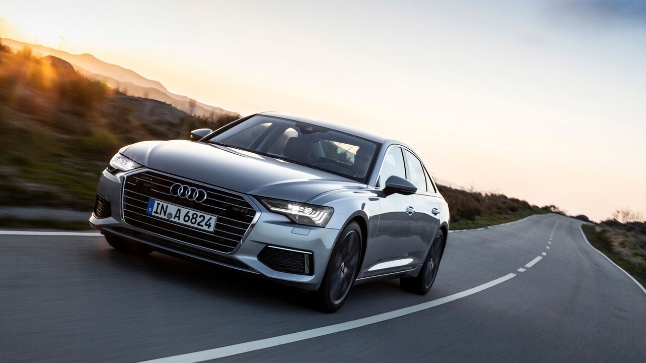 2019 アウディ A6