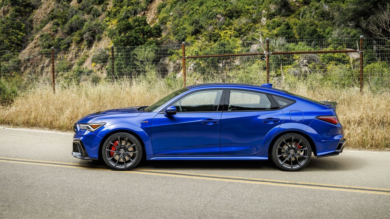 2024年型アキュラ・インテグラ・タイプSの横顔ショット