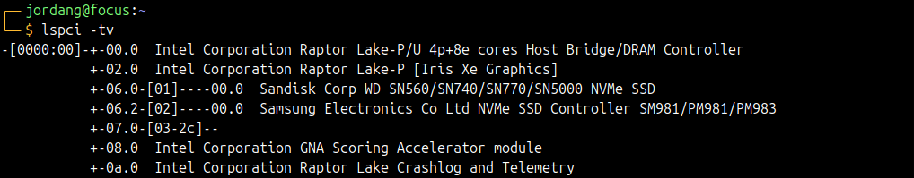 lspci -tv コマンドの結果を含む Linux ターミナル。