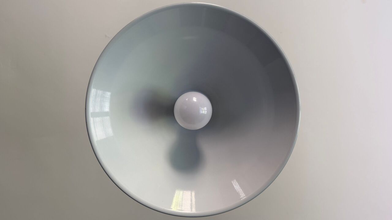 IKEAのスマート電球をキッチンのオーバーヘッドライトに。