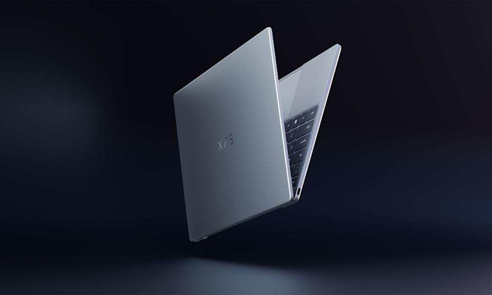 Dell은 XPS 13 프로토타입 모델의 사진을 찍는 것을 허용하지 않았지만 CES에 제공한 티저는 다음과 같습니다. 