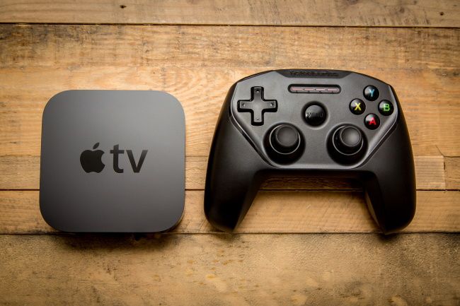 ゲームコントローラーとApple TV。