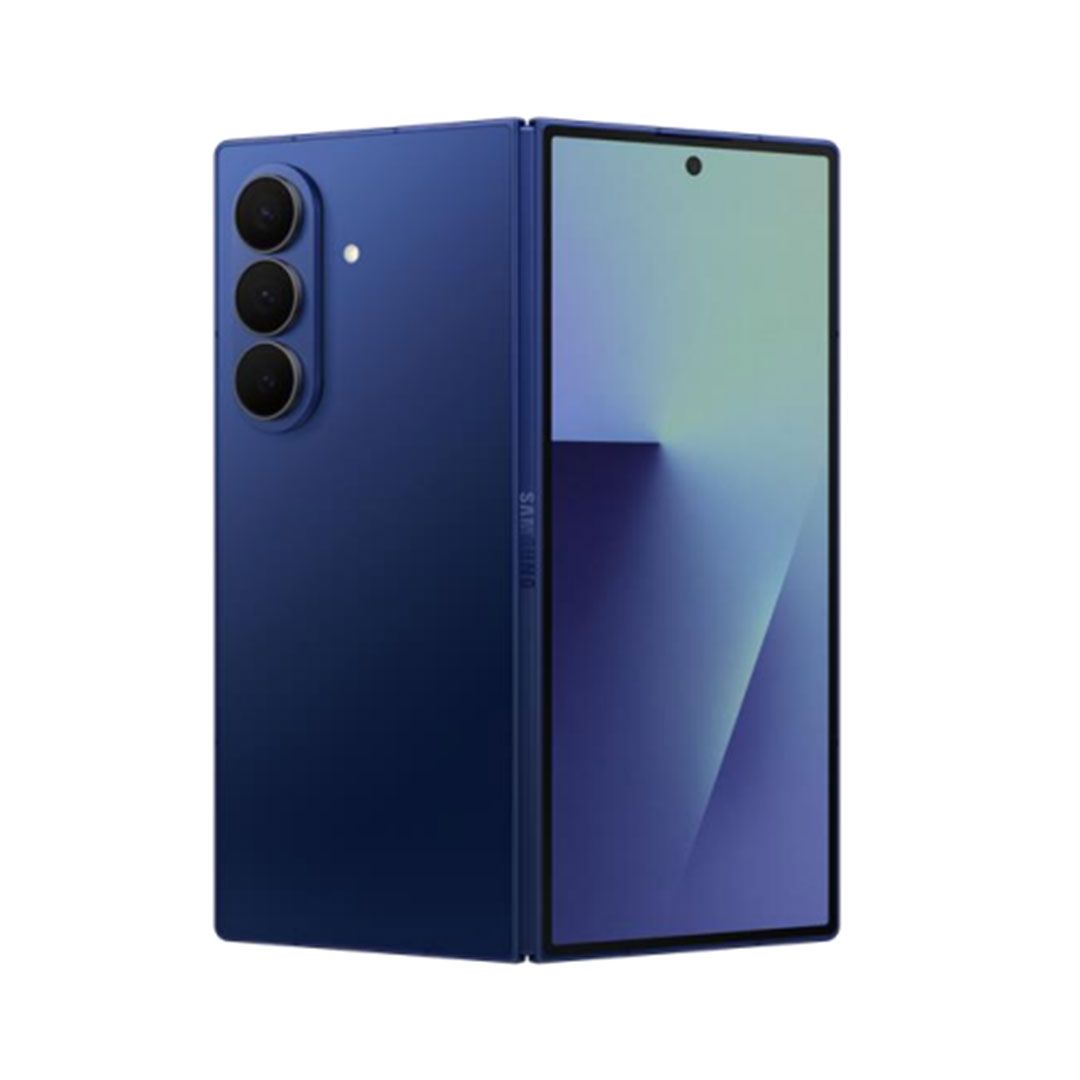 白い背景にサムスン ギャラクシー Z フォールド 7。