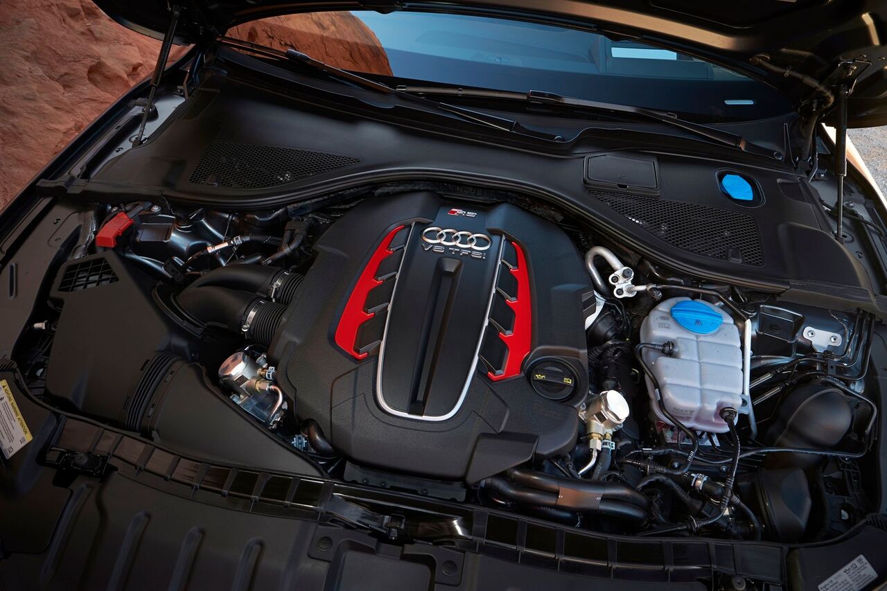 2015 アウディ RS7 エンジン