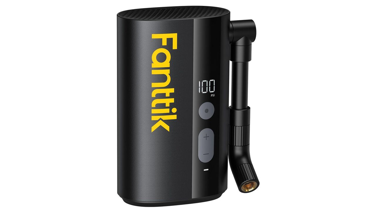 Fanttik ポータブル USB-C エアポンプ。