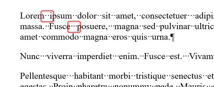 単語の間に 2 つまたは 3 つのスペースが含まれる Word 文書。
