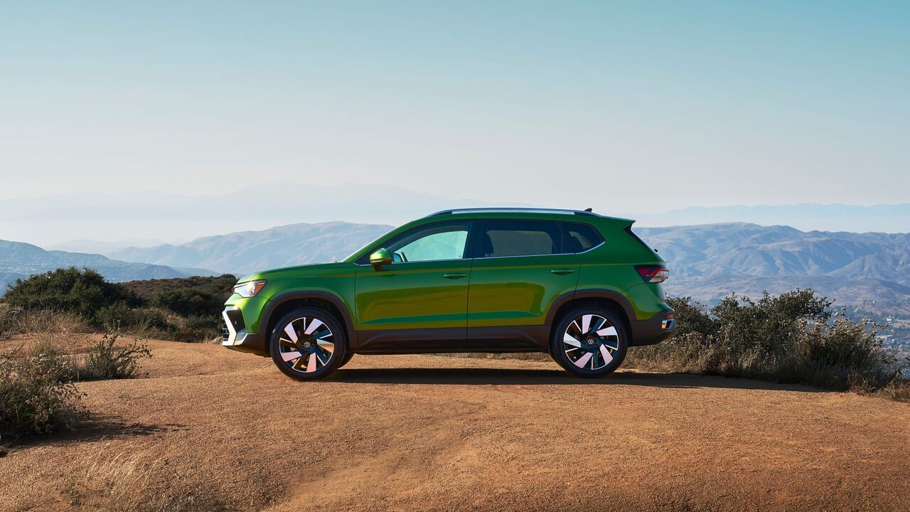 2025 フォルクスワーゲン タオスの側面図