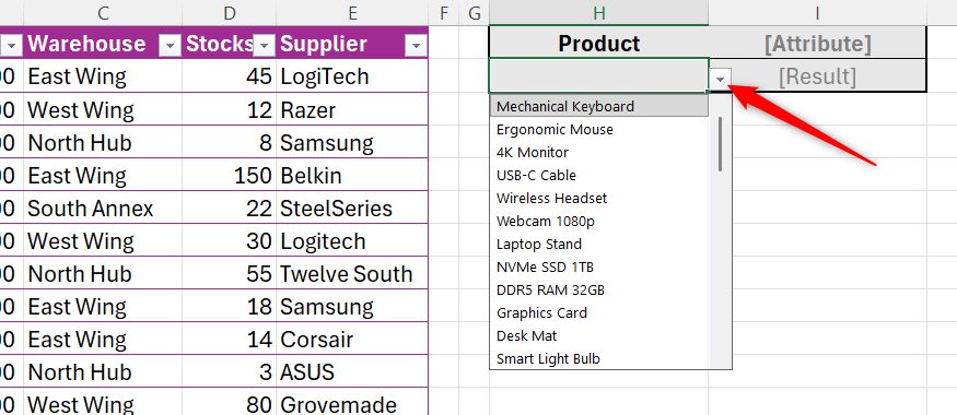 製品のドロップダウン リストが Excel のセルから展開されます。