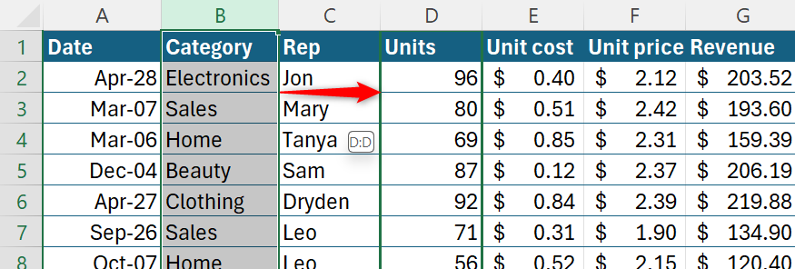 Excel テーブルの列 B が選択されており、右クリックしてドラッグ操作を実行して列 D の上に配置します。