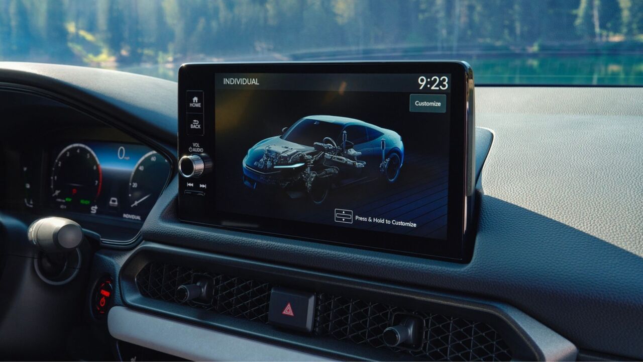 2026 ホンダ プレリュード ハイブリッドのインフォテインメント スクリーンのクローズアップ ショット。