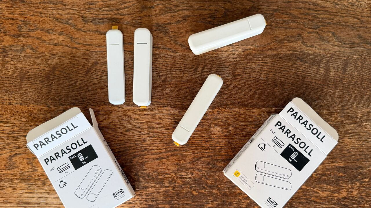 IKEA Parasoll センサーを箱から取り出したところ。