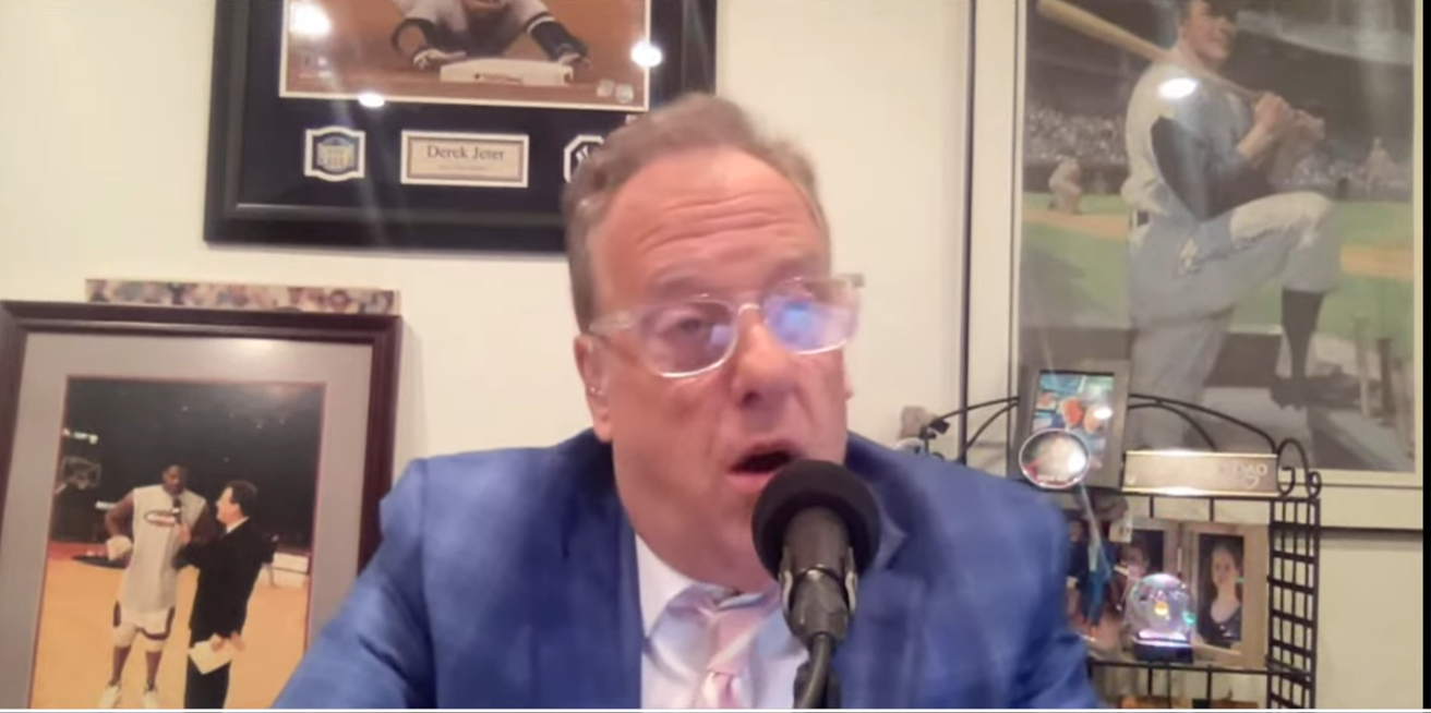 Michael Kay는 전통적인 스포츠 저널리스트에 대한 Pat McAfee의 발언에 문제를 제기했습니다.