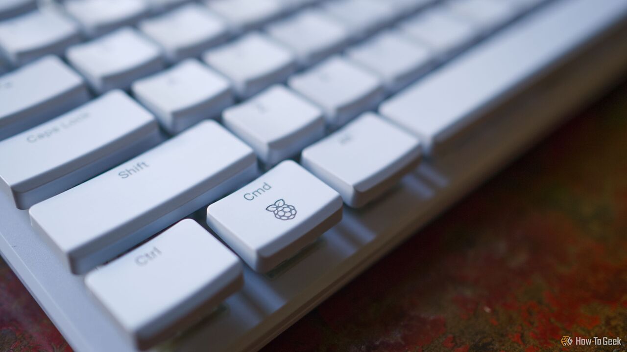 Raspberry Pi 500+ Cmd キー。