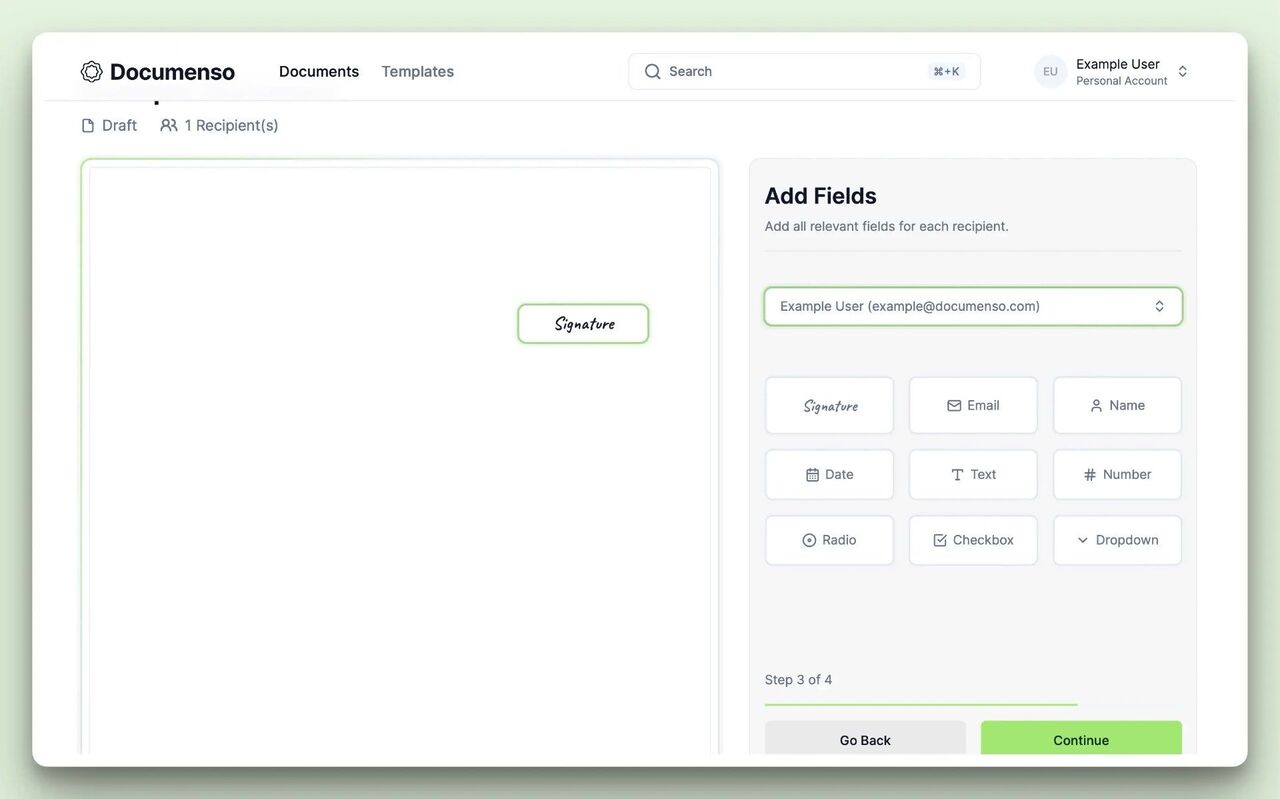 署名とフィールドを表示する Documenso インターフェイス。