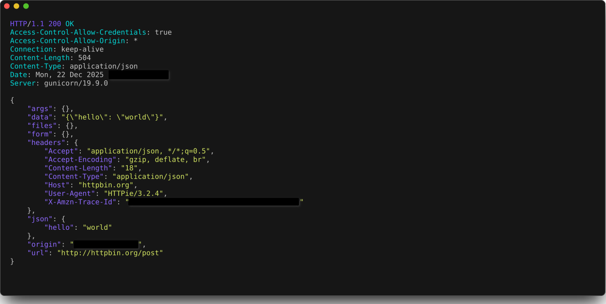 ターミナル ウィンドウにカラフルな HTTPie 出力が表示され、HTTP ヘッダーと JSON 応答本文が表示されます。