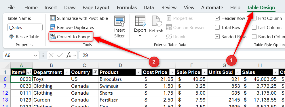 Excel の[テーブル デザイン]タブで[範囲に変換]が選択されています。