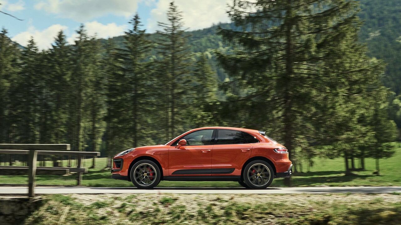 2025 ポルシェ マカンの横顔ショット