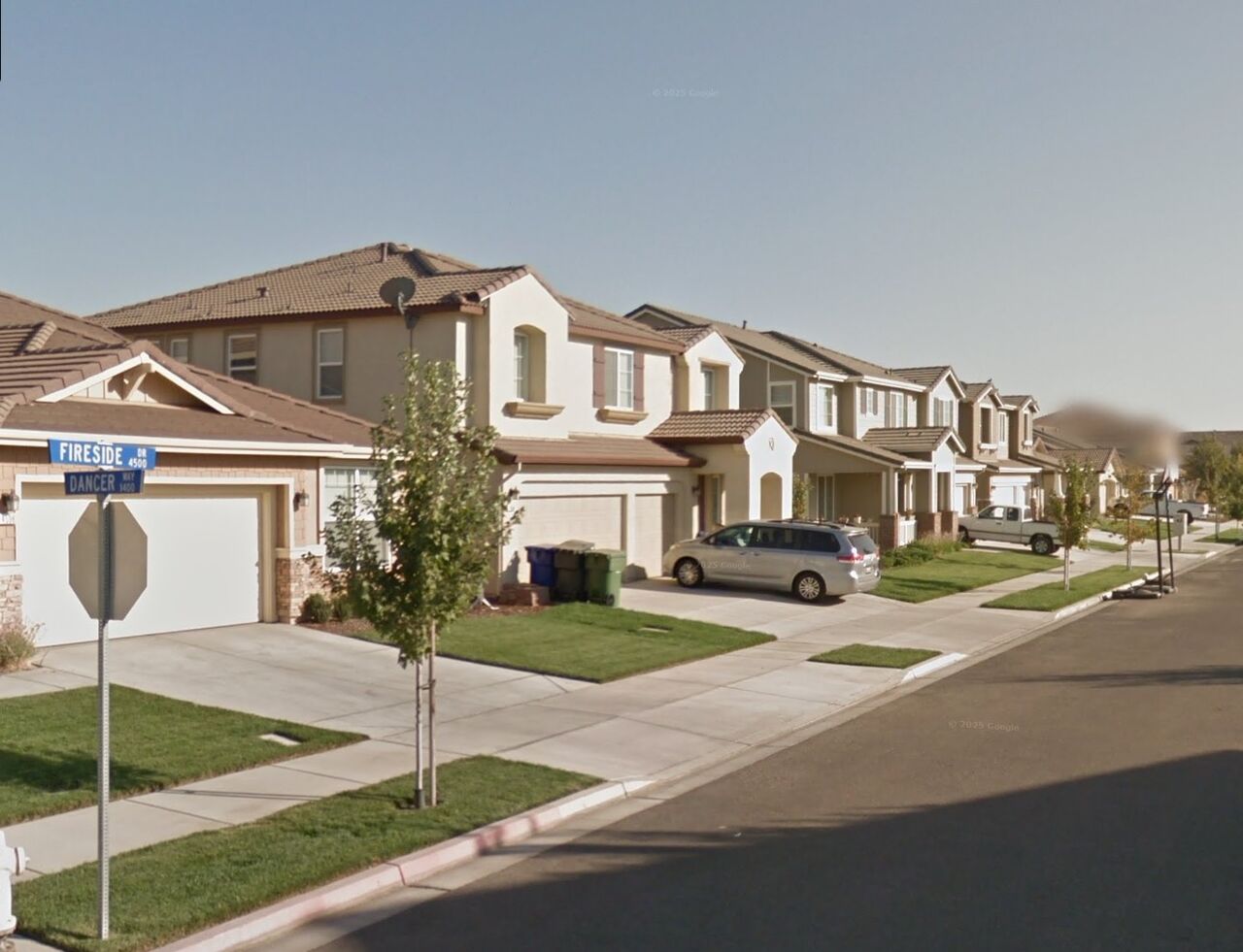 2살짜리 아이가 캘리포니아주 털록에 있는 가족의 집 수영장에서 익사했습니다.