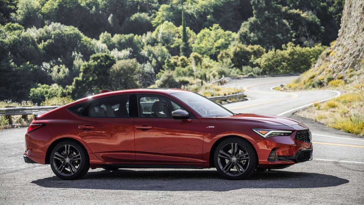 2023年型アキュラ・インテグラの横顔ショット