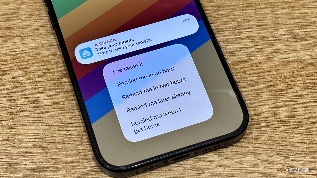 iPhone 上の服薬リマインダーに関するホーム アシスタントからの実用的な通知。
