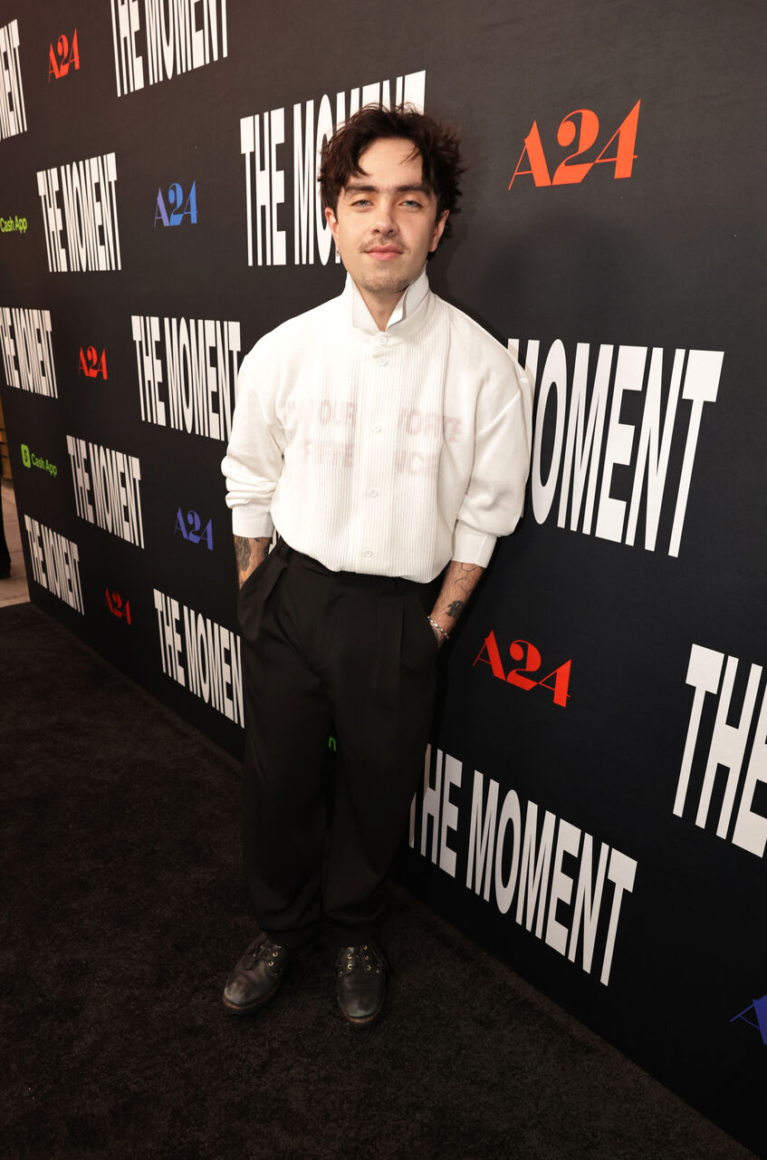 에이단 자미리 감독이 영화 시사회에 참석하고 있다. "순간"