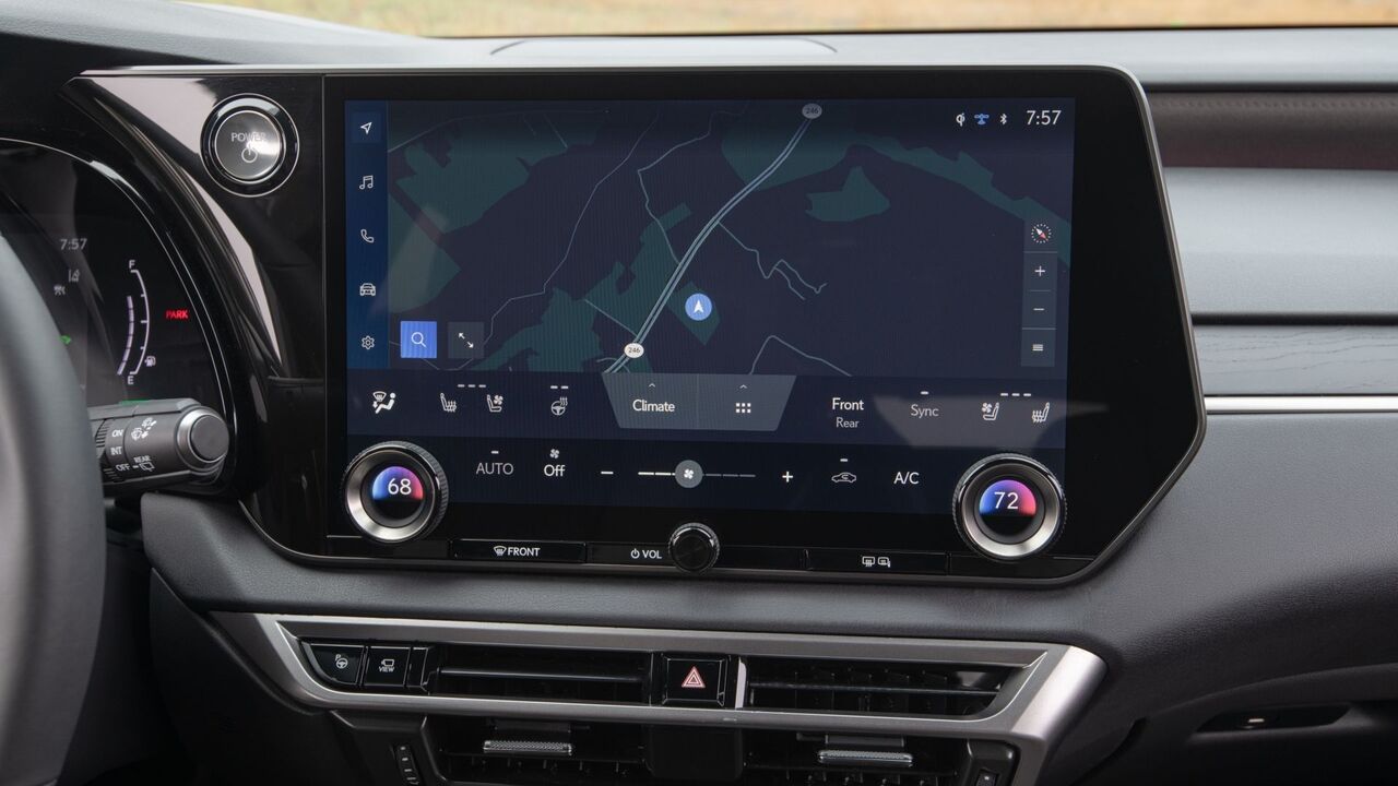 2025年型レクサス RX 350hのインフォテインメント画面の拡大図