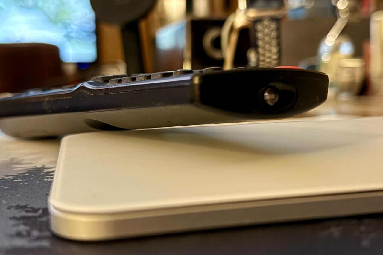 15 年前のテレビのリモコンの赤外線ライト。