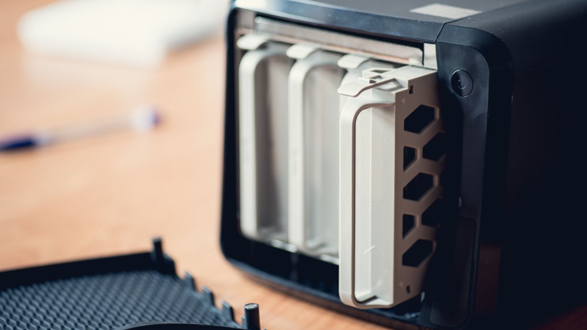 自宅のオフィスの NAS サーバー