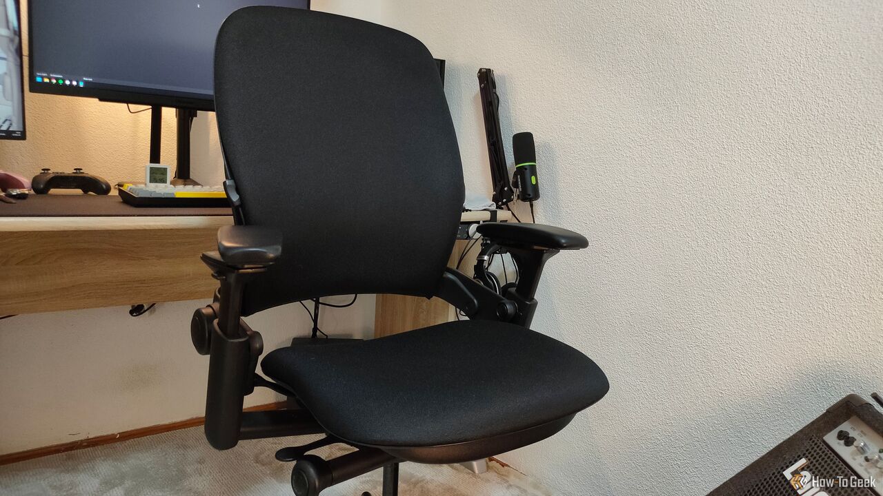 Steelcase Leap V2 人間工学に基づいたオフィスチェア。