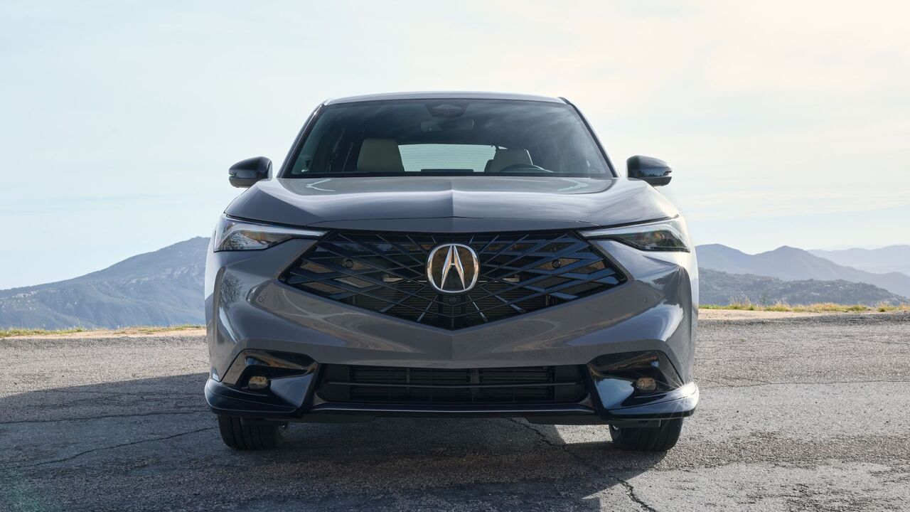 2025年型アキュラADXの正面ショット