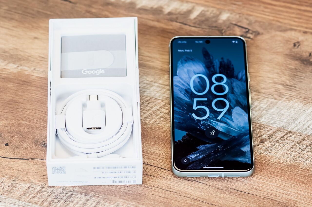 Pixel 8 箱付きです。