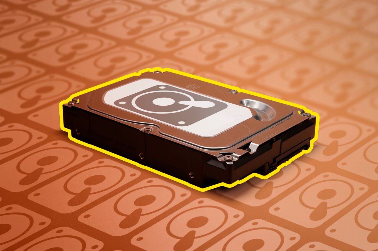 オレンジ色の背景に複数の HDD アイコンが付いた HDD。