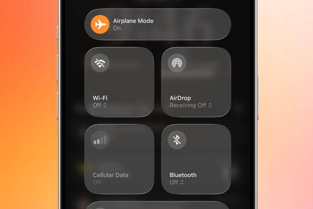 液体ガラスを搭載した iPhone では機内モードが有効になっています。