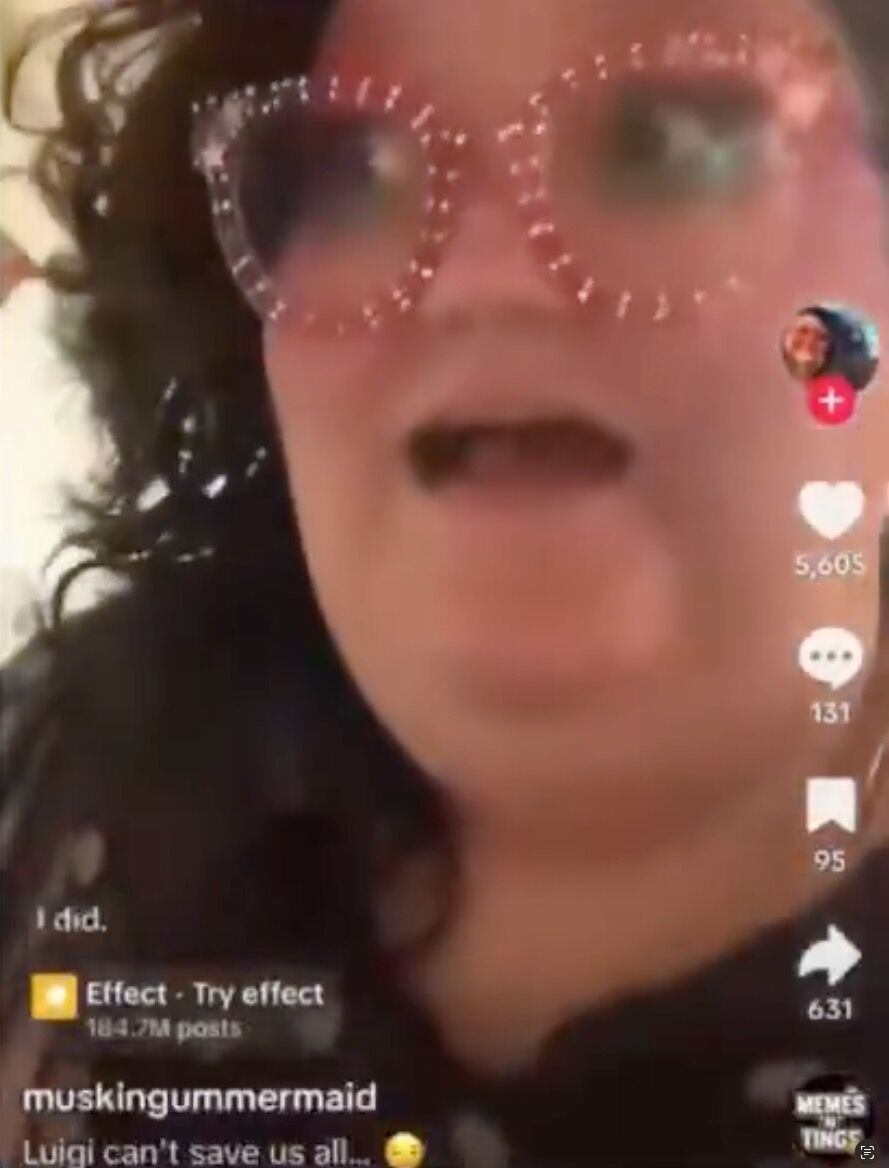 잭슨 카운티 공립 도서관 사서인 모로우(Morrow)는 자신의 집에 구금되어 경찰에 틱톡이 도널드 J. 트럼프 대통령을 향한 “위협으로 의도됐다”고 진술한 것으로 알려졌다.