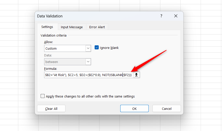 Excel の[データ検証]ダイアログ ボックスの[数式]フィールドにある長い数式。