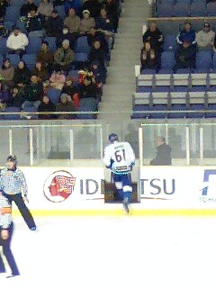 ｱｼﾞｱﾘｰｸﾞｱｲｽﾎｯｹｰ 王子製紙vsﾊﾙﾗ 苫小牧市白鳥ｱﾘｰﾅ サブカルロードを行く