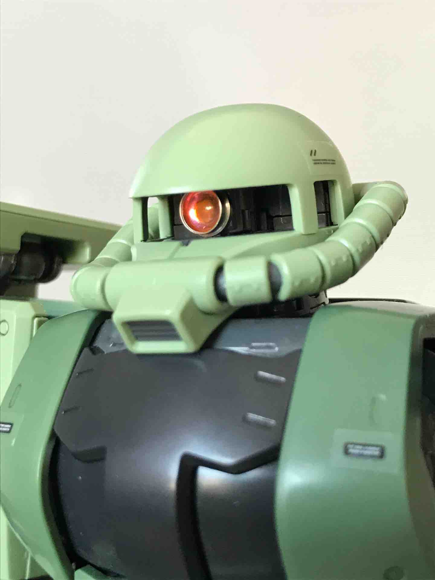 ザクII ver2.0(MG)②モノアイ改修とデカール貼り付け : ryoshi ザクII ver2.0(MG)②モノアイ改修とデカール貼り付け : ryoshi