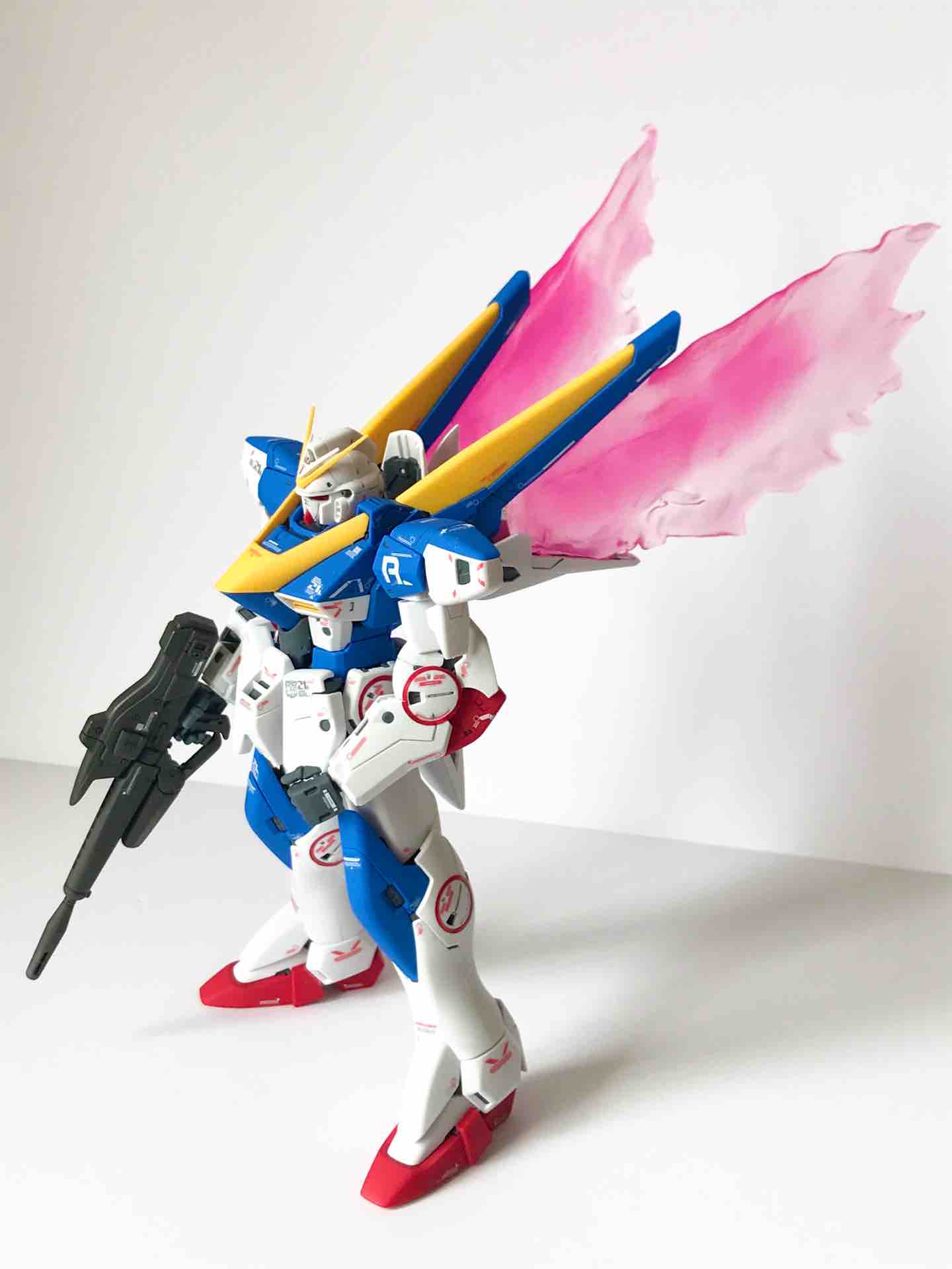 MG V2ガンダムVerKa+光の翼セット MG 1/100 V2ガンダム Ver．Ka用 拡張エフェクトユニット “光