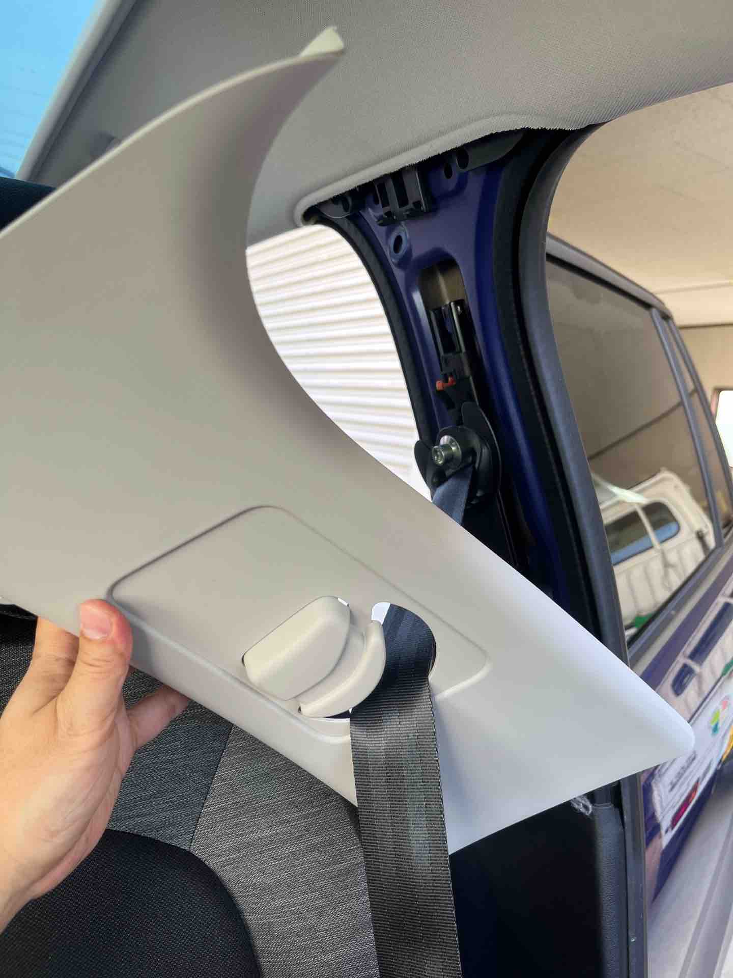 車修理】シトロエン グランドC4スペースツアラー（旧ピカソ）シェード