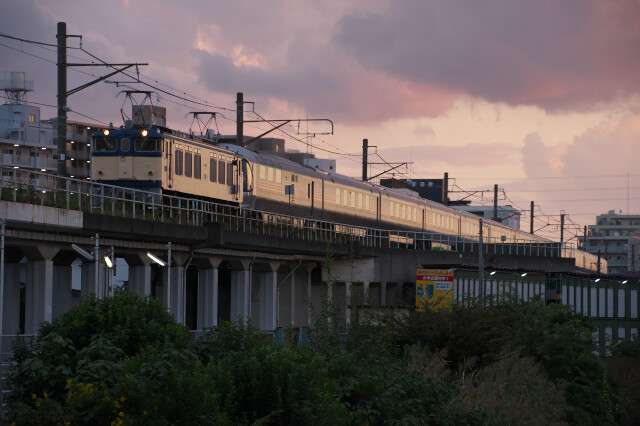 夕焼けの薄明かりに照らされて カシオペア信州の旅立ち リョウタンpp 夕焼けの薄明かりに照らされて カシオペア信州の旅立ち リョウタンpp