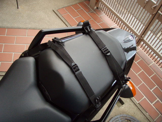 シートバッグ固定方法 休日は旅人 シートバッグ固定方法 休日は旅人