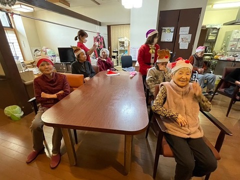 img_LINE_ALBUM_20241225 GH蓬莱クリスマス会🎄_241225_16
