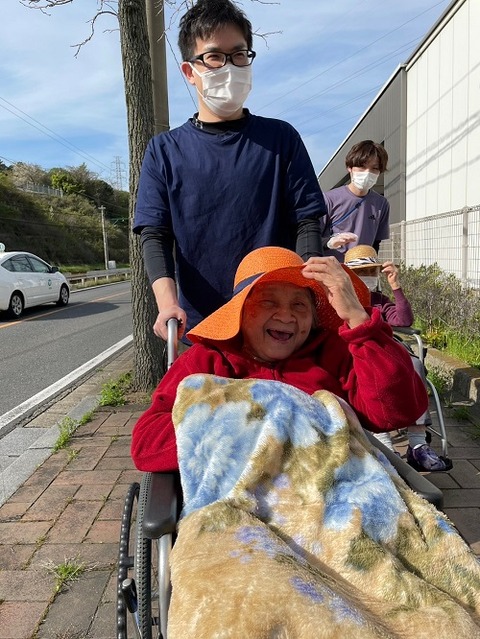 img_LINE_ALBUM_2024412  リハ散歩🚶_240412_9