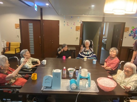 LINE_ALBUM_2024.6 山下千栄子様誕生日会、かき氷_240626_62