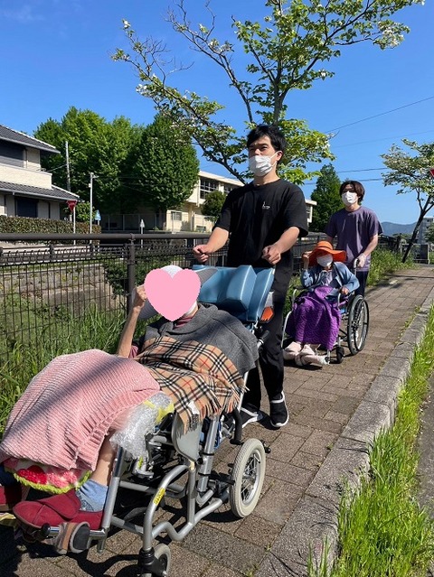 img_LINE_ALBUM_2024425   リハ散歩🚶_240425_4