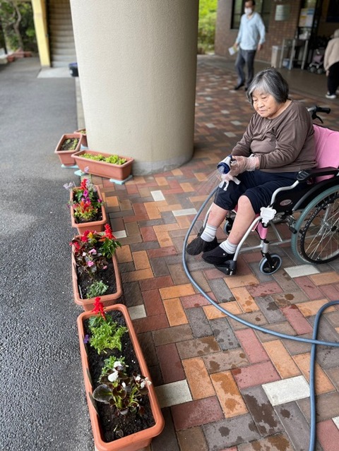 img_LINE_ALBUM_園芸　買い出し、植え_220513_13