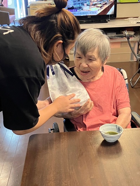 LINE_ALBUM_2024.6 山下千栄子様誕生日会、かき氷_240626_17