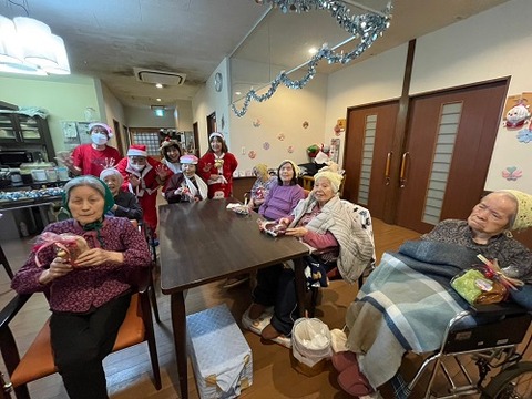 img_LINE_ALBUM_20241225 GH蓬莱クリスマス会🎄_241225_62